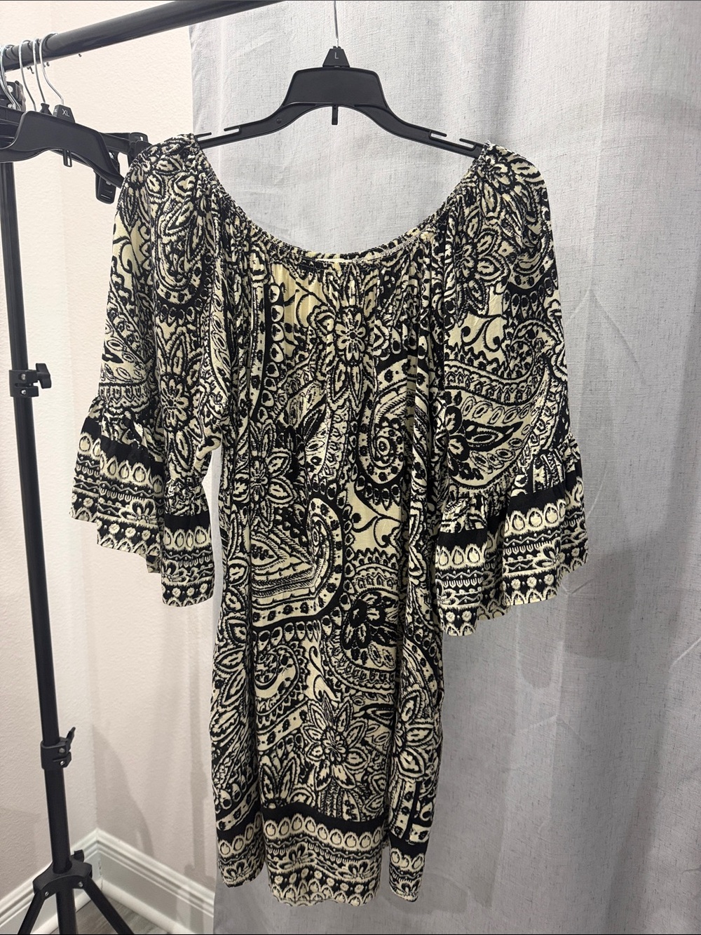 Umgee Black & Cream Paisley Off-Shoulder Dress